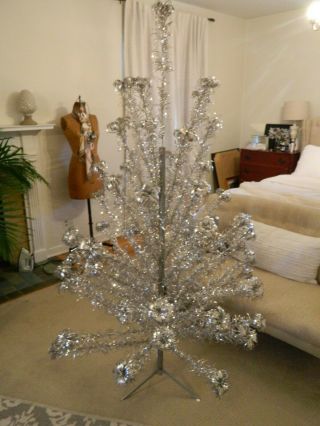 Vintage POM POM 5.  5 ft.  Silver Aluminum Christmas Tree 56 Branches 2