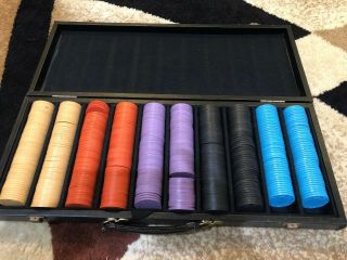 Set Of 500 Vintage Plain Clay Poker Chips With Case