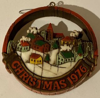 Hallmark 1976 Tree Trimmer Coll.  Christmas Ornament Village / Peace On Earth Vtg