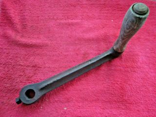 Antique Wood Handled Cast Iron 7 7/8 " Hand Crank Handle,  For Round 9/16 " Shaft