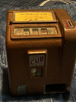 “daval Cub” Antique 1 Cent Cigarette Trade Stimulator Gumball / Candy Machine