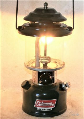 Coleman 214 Kerosene Lantern,  Little,  In Orig Box,  Burns Great.