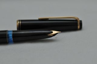 Lovely Scarce Vintage Montblanc No22 Black Fountain Pen -