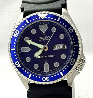 Vintage Seiko Diver`s Automatic 17 Jewel 200m Day Date Turning Bezel Men`s Watch