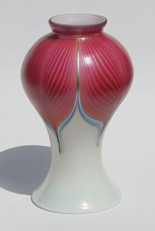 Stuart Abelman Studio Art Glass Pulled Feather Iridescent Lamp Shade Signed 84