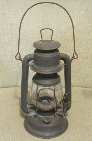 Vintage Embury Mfg.  Co.  " Little Defiance " Barn Lantern No.  1