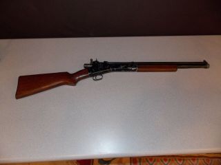 Vintage Crosman Model 100 Pellet Gun.  177 Cal.  Air Rifle