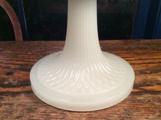 Antique Aladdin White Clam Broth Kerosene Oil Lamp 2