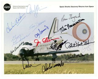 Space Shuttle Discovery Nasa Photo Signed By 17 Astronauts