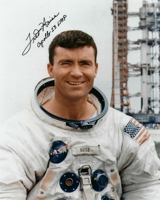 Fred Haise Signed 8 " X 10 " Photograph Nasa Apollo 13 Astronaut Pose 2