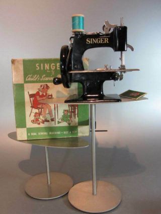 Vintage Singer No 20 Sew Handy Toy Child Small Sewing Machine 40 