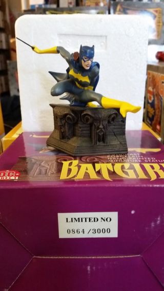 Dc Direct Batgirl Miniature Mini Statue Paquet On The Wings Of Night