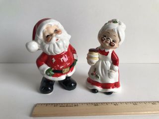 Vintage Josef Originals Christmas Santa And Mrs.  Claus Ceramic Decoration Japan