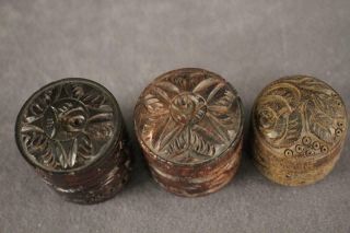 Vintage Asian Folk Art WOOD Carved Trinket Pill Boxed Round Dome Screw Tops 2
