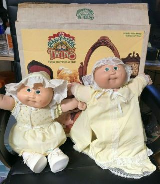 Vintage Cpk Dolls 1984 Twin Girls Box Green Eyes