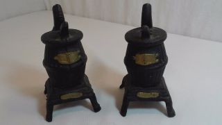 Vintage Cast Iron Pot Belly Stove Salt & Pepper Shakers