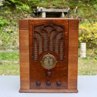 Vintage Westinghouse Wr - 28 Tombstone Radio,