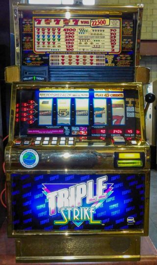 Igt S - 2000 Reel Slot Machine: Triple Strike