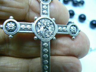 A GORGEOUS JET BLACK GLASS BEAD ROMAN CATHOLIC PRE - OWNED / VINTAGE HOLY ROSARY 3