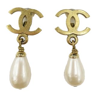 Chanel Cc Logos Pearl Earrings Clip - On Gold 95p France Vintage Authentic Z384 M