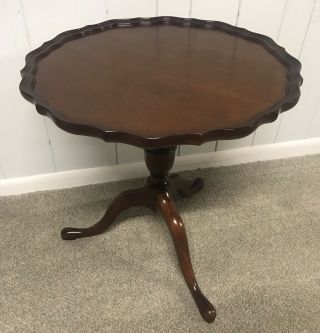Vintage Council Craftsman Round Queen Anne Mahogany Pedestal Side Tea Table