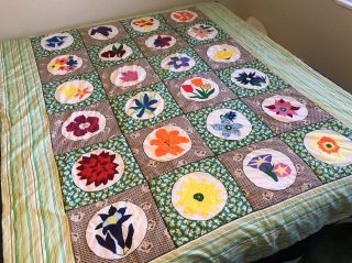 Full Size Quilt Handmade Applique Flowers One Of A Kind Multicolor Vintage