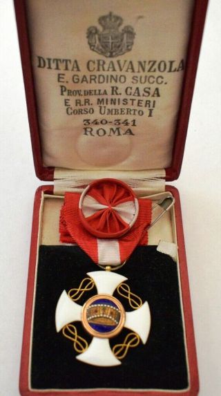 Italy Royal Order Of The Crown 4th Class With Case