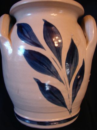 Williamsburg Stoneware Pottery Salt Glaze Double Handle Crock w Cobalt Design 2