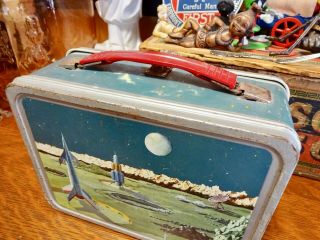 Vintage 1950 ' s Men in Space Moon Landing Aladdin Metal Lunchbox No Thermos 2