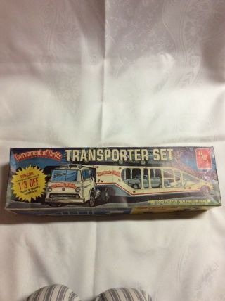 Amt Tournament Of Thrills Transporter Set Ford C - 900 Tractor & Trailer T447