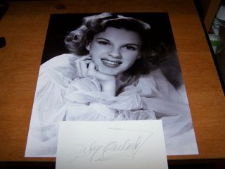 Authentic Guaranteed Hand Signed Slightly Faded Judy Garland Autograph W/photo