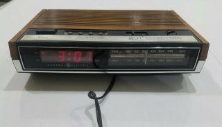 Vintage Ge General Electric Digital Alarm Clock Am - Fm Radio 7 - 4630b Red Led
