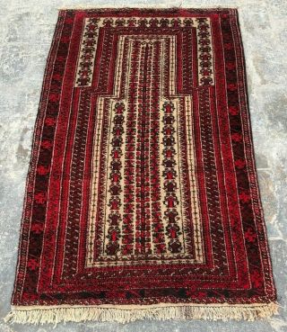 S74 Handmade Vintage Rug/ Afghan Tribal Baluchi Wool Rug Prayer Rug 137 X 85 Cm