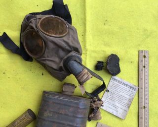 Wwi Us Army Gas Mask - Complete With Canvas Carry Bag -