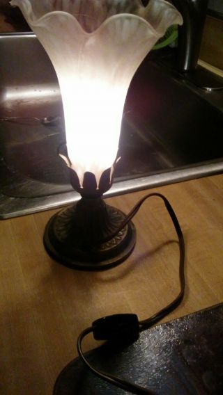 VINTAGE PINK TULIP LAMP,  8 INCHES,  NIGHT LIGHT,  EX - LONG CORD 3