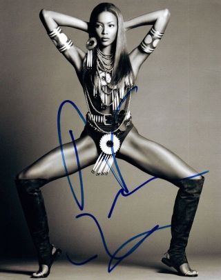 Naomi Campbell Signed Autographed 8x10 Photo Hot Sexy Model Vd