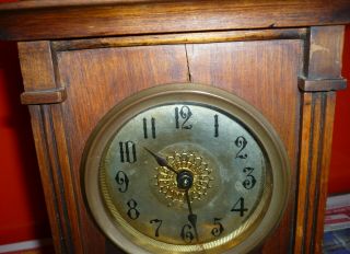 Vintage Art Deco Old Wooden Mantle Clock,  Chimming, . 2