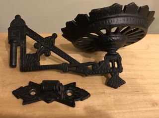 Antique Eagle Oil Lamp With Cast Iron Wall Mount And 2 Globes 3