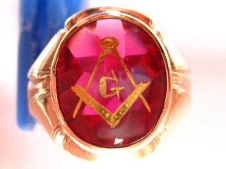 Vintage - - 10k Yellow Gold Synthetic Ruby Masonic Ring - - Sz 8 - - Wt.  5.  30 Grams