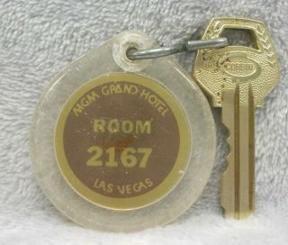 Vintage MGM Grand Hotel Casino Las Vegas Nevada fob chain ring with key 2