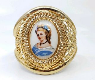 Exquisite Vintage Porcelain Cameo Unsigned Whiting And Davis? Hinged Bracelet