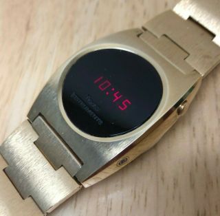 Vintage Texas Instruments 101 Men Gold Tone Red Led Digital Watch Hours Batt