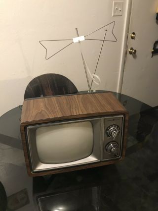 Vintage GE 10” 1984 Portable TV Model Number 10AB5406W (Retro) 3