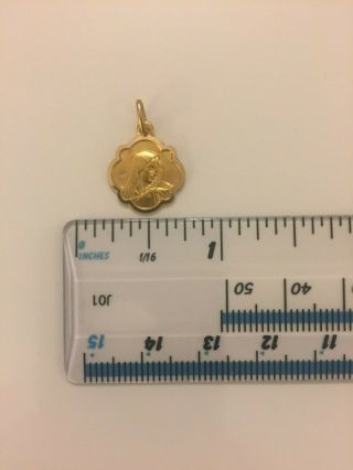VINTAGE 18CT GOLD PENDANT CHARM WITH RELIEF DECORATION OF THE VIRGIN MARY 750 3