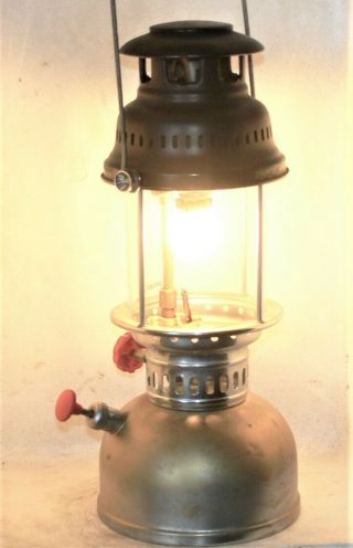 Vintage Solar 350cp Kerosene Pressure Lantern,  Parts Fitted,  Burns Great.