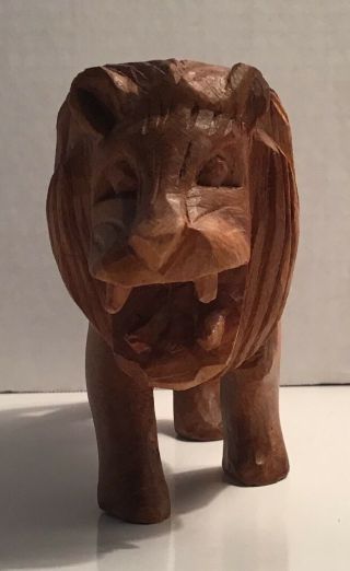 Vintage Unique Hand - Carved Wooden Lion - Wood Details