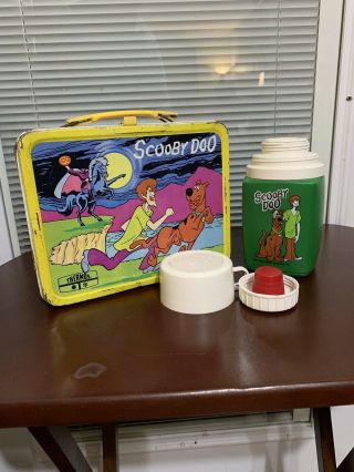 Vintage 1973 Hanna Barbera Scooby Doo Metal Lunchbox - With Thermos