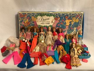 Vintage Topper Dawn & Friends Doll Case With 11 Dolls - Clothing & Accessories