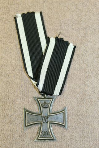 Ww1 German Iron Cross 2nd Class (1914) W/ring & Full Ribbon