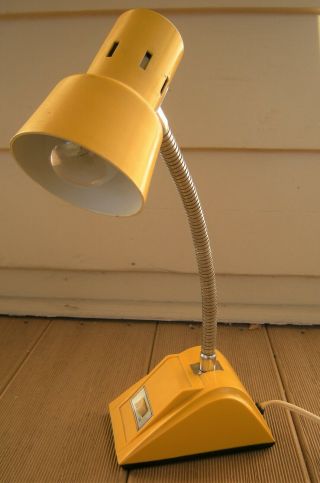 Vintage Mid Century Modern Retro Yellow Adjustable Desk Lamp Hmltn Model401 12.  5